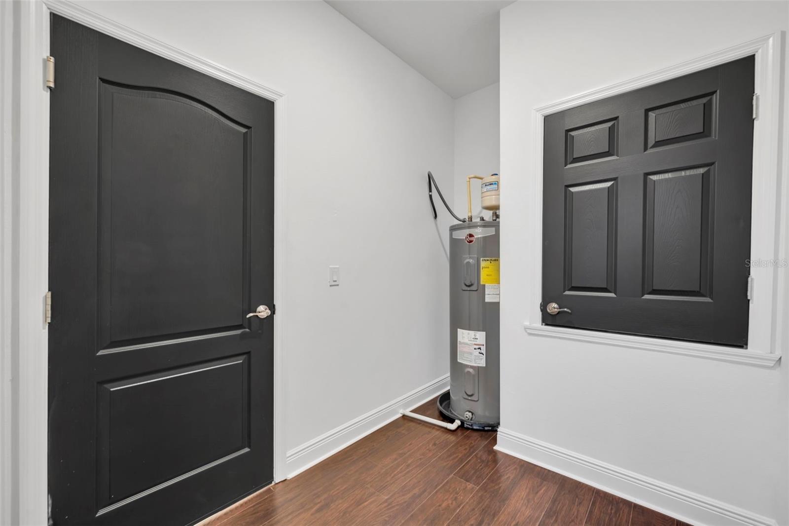 Image 33 of 38 For 2436 Lakeview Heights