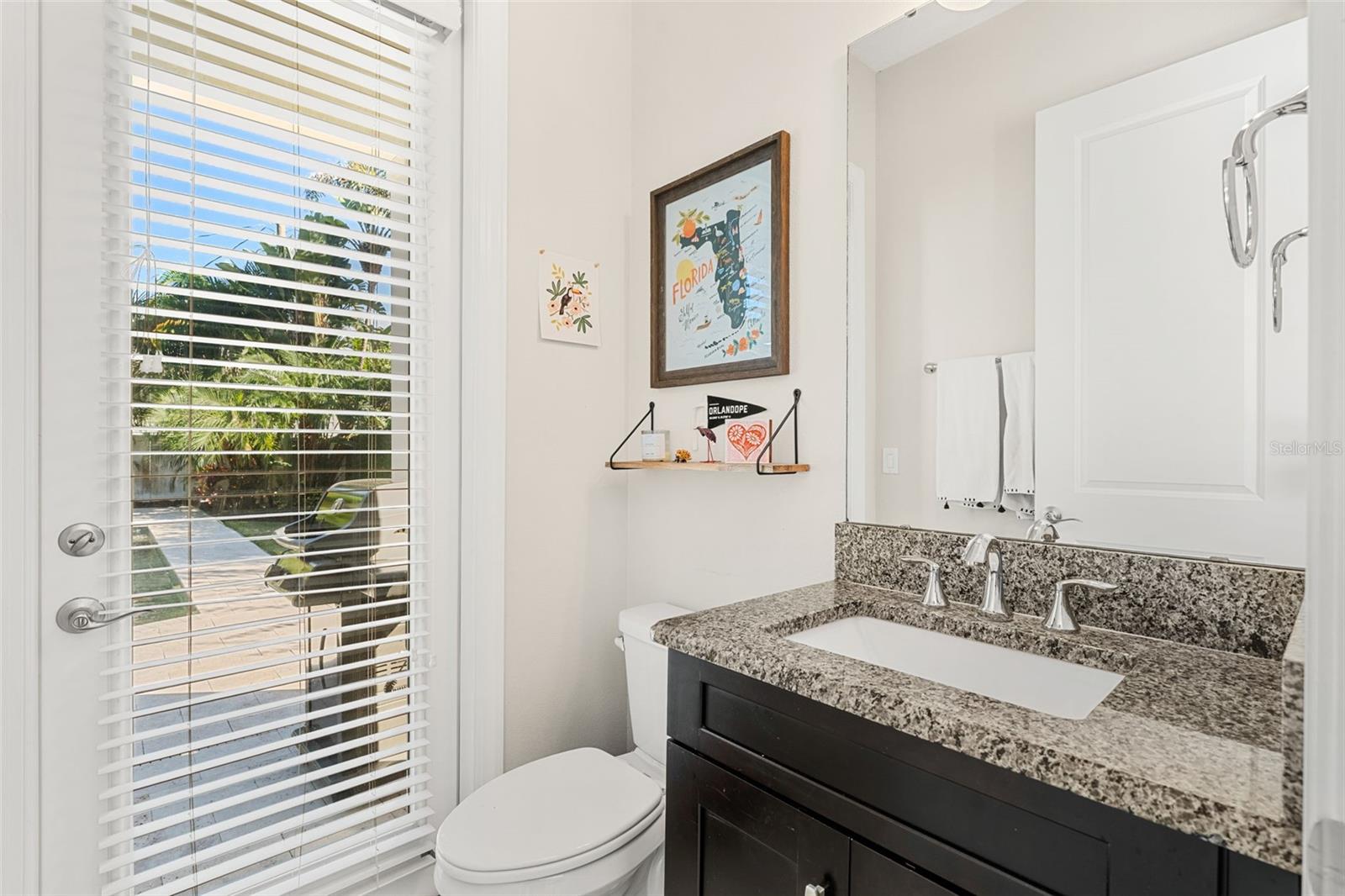 Image 17 of 42 For 1629 Delaney Avenue