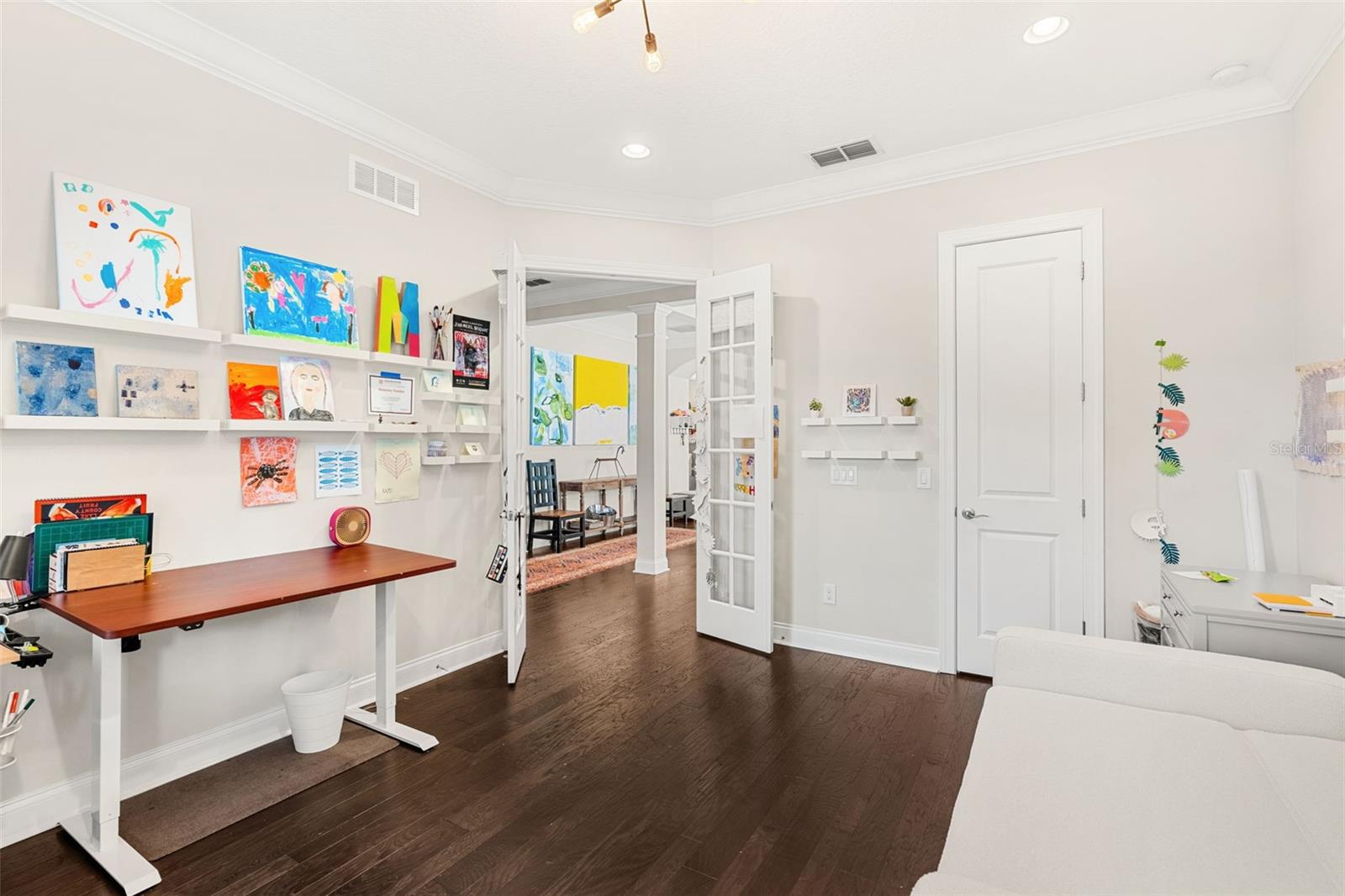 Image 21 of 42 For 1629 Delaney Avenue