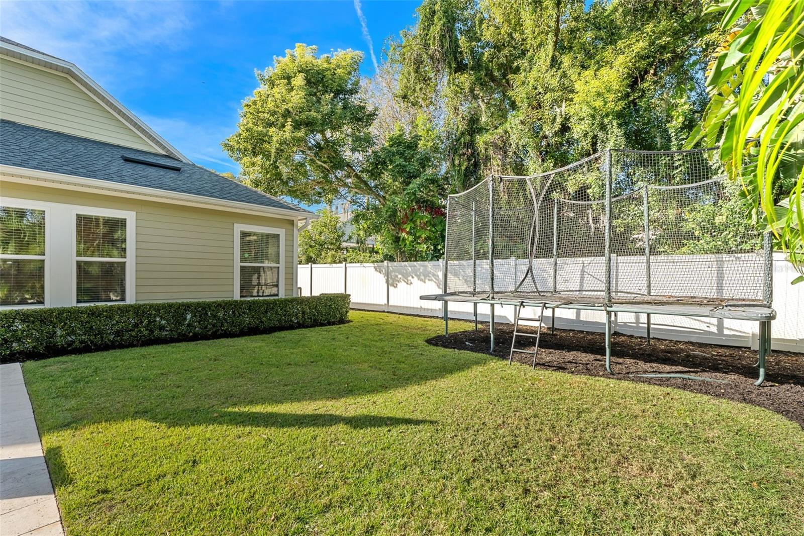 Image 33 of 42 For 1629 Delaney Avenue