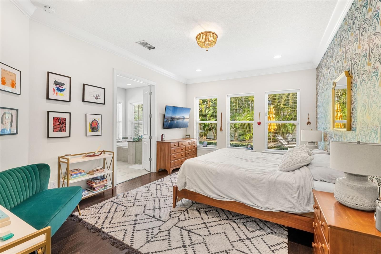 Image 4 of 42 For 1629 Delaney Avenue