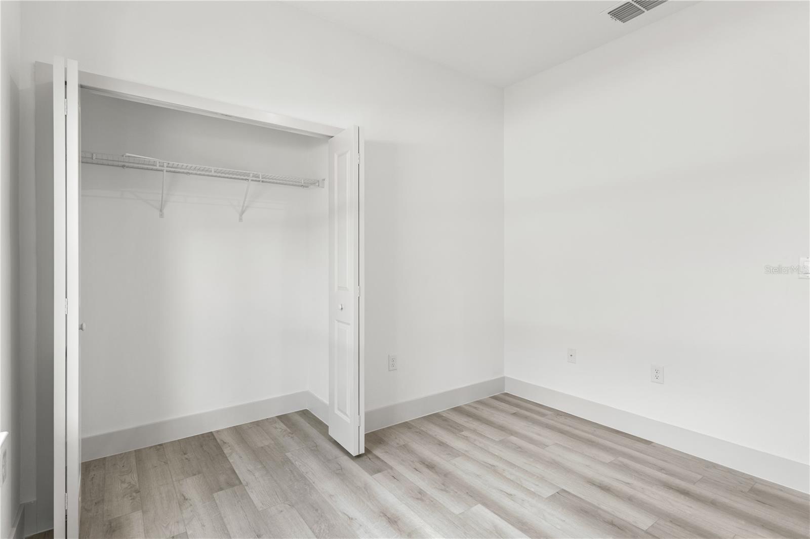 Image 25 of 30 For 1398 Breezy Point Drive