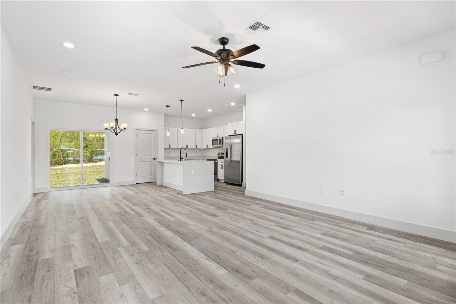 Image 3 of 30 For 1398 Breezy Point Drive