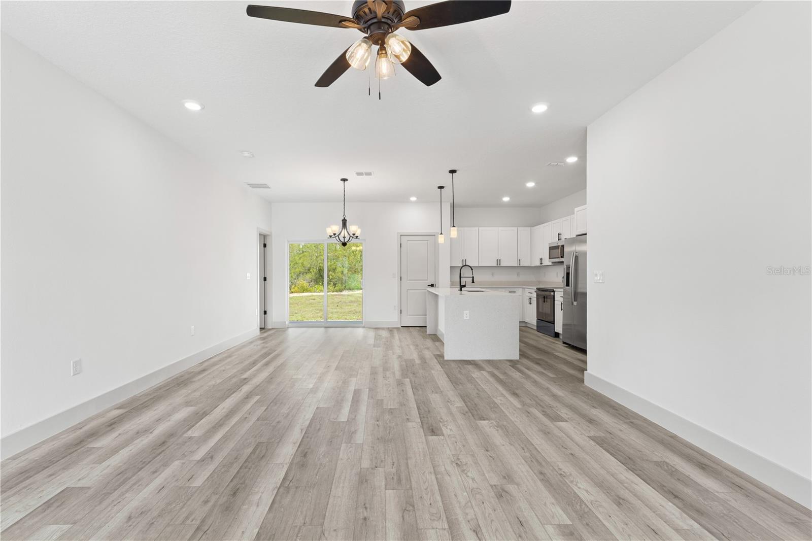 Image 5 of 30 For 1398 Breezy Point Drive