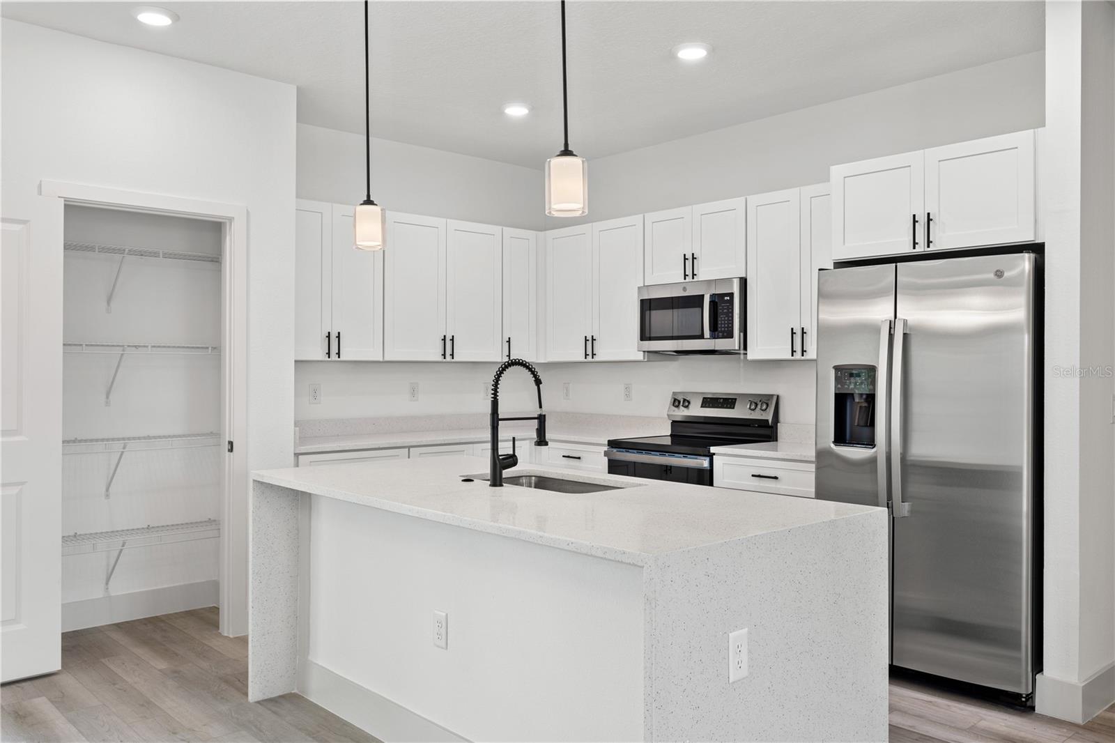 Image 7 of 30 For 1398 Breezy Point Drive