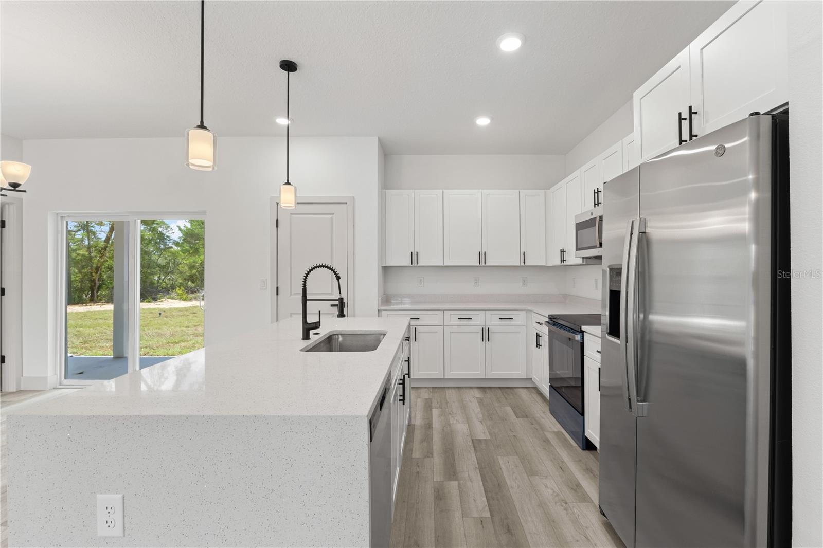 Image 9 of 30 For 1398 Breezy Point Drive