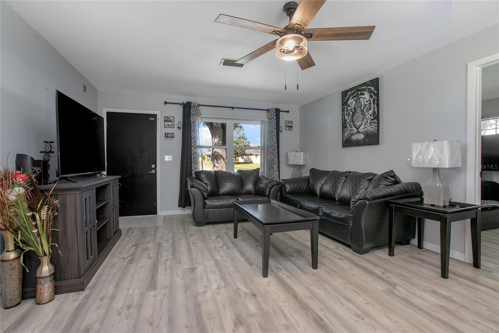 Image 3 of 19 For 2821 Canal Road