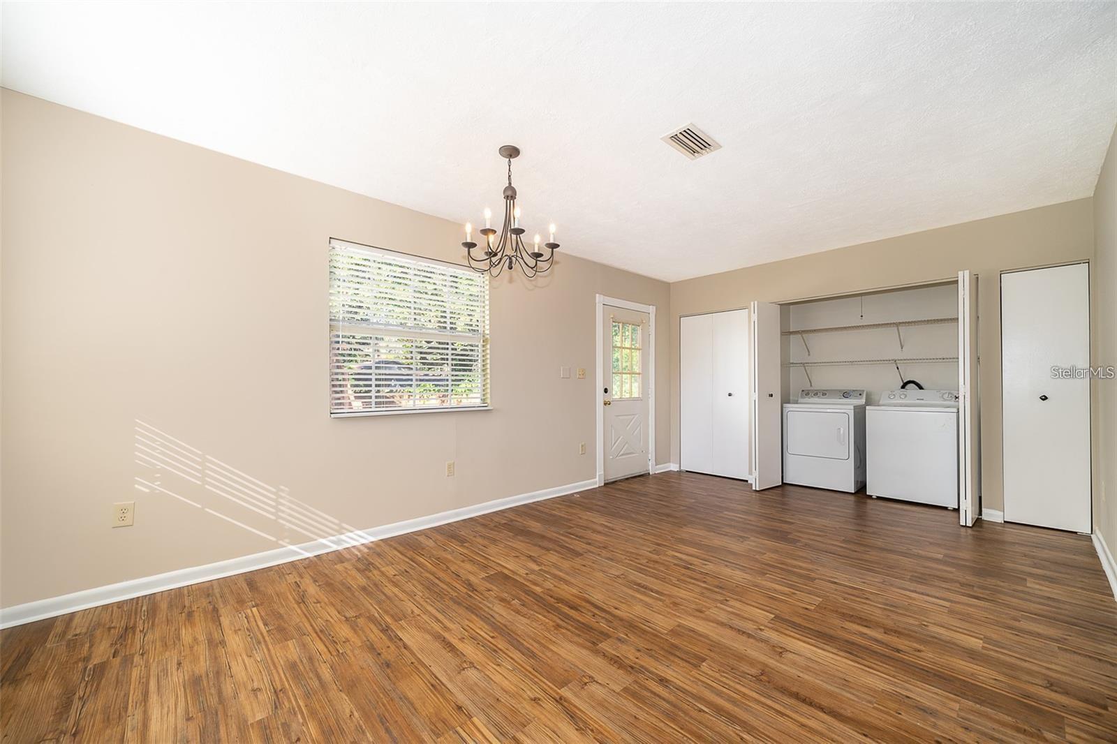 Image 18 of 21 For 1420 Francis Avenue