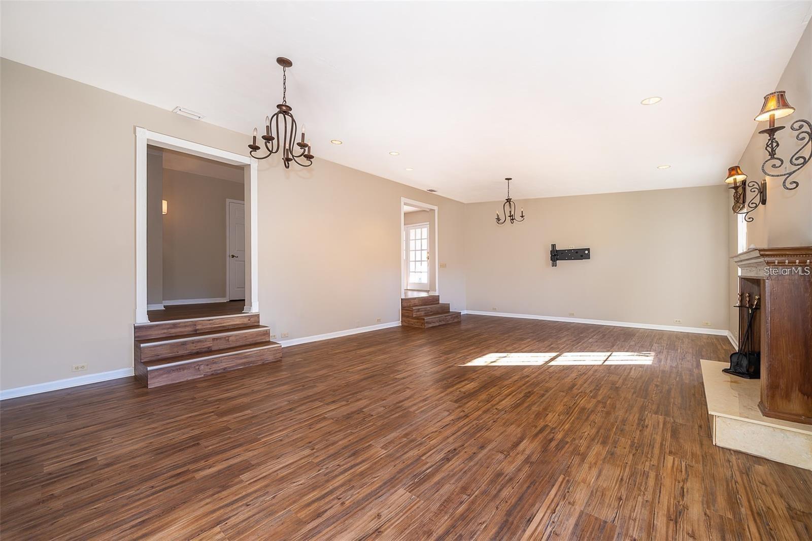 Image 7 of 21 For 1420 Francis Avenue