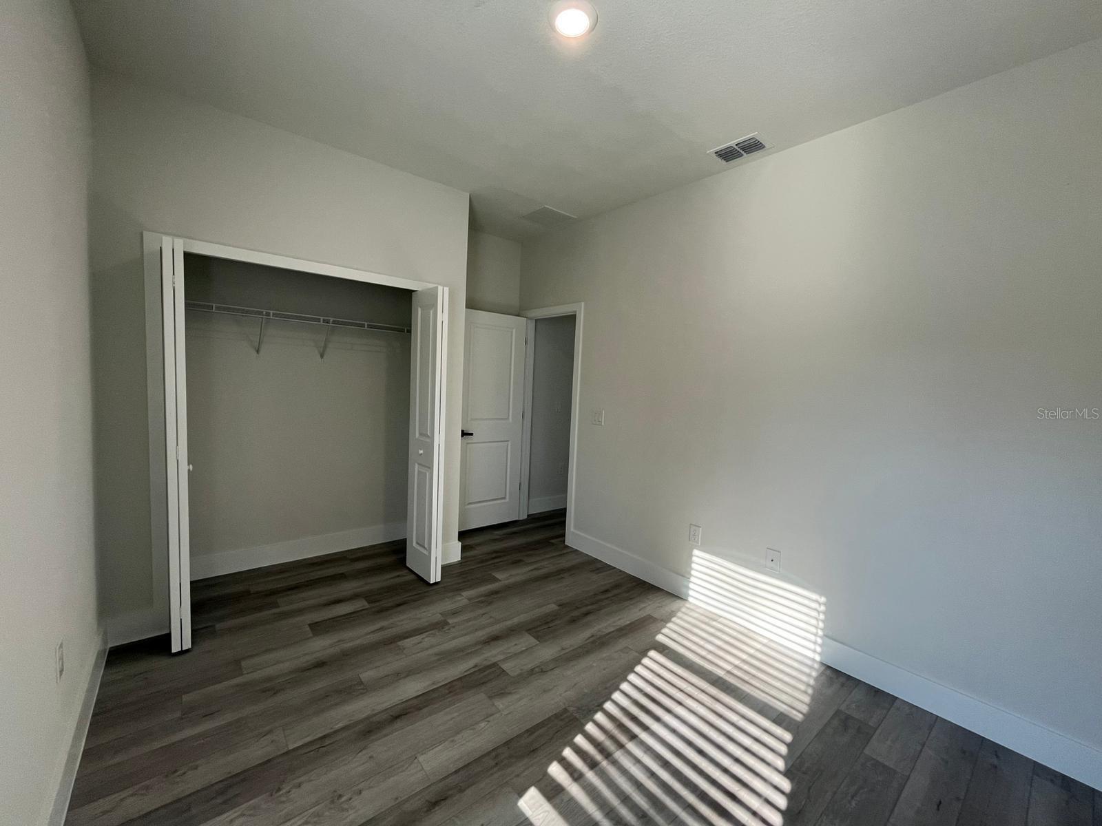 Listing photo id 12 for 8292 Pitcairn Way