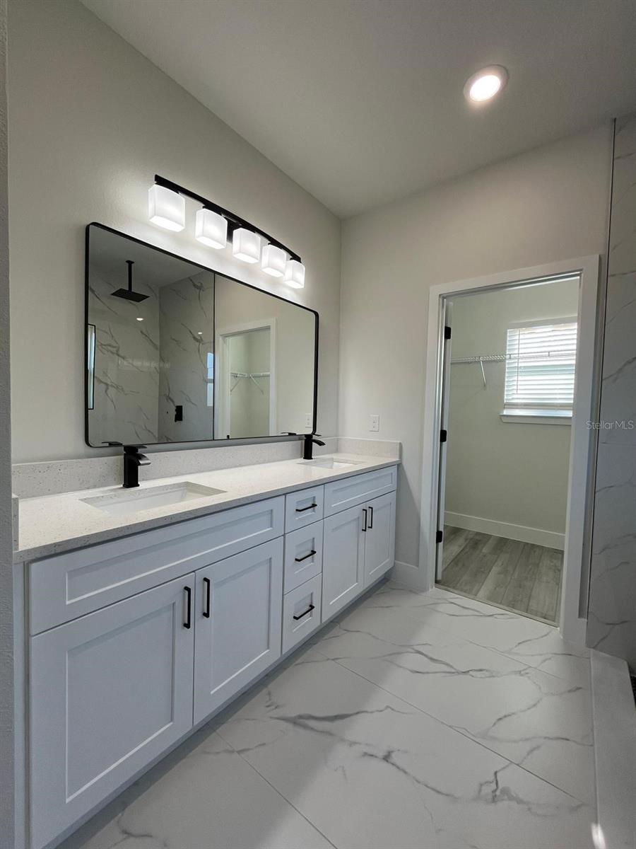 Listing photo id 14 for 8292 Pitcairn Way