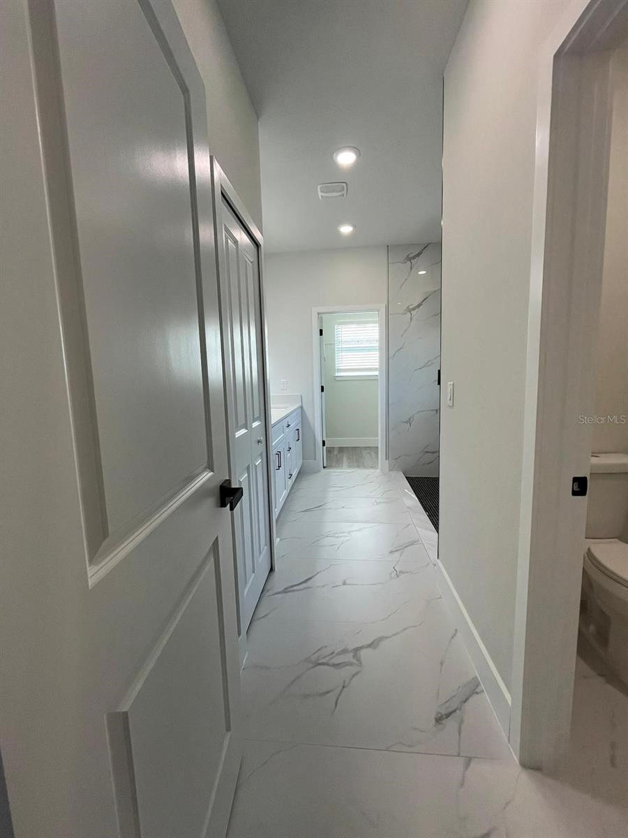 Listing photo id 19 for 8292 Pitcairn Way