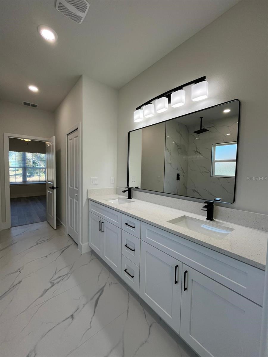 Listing photo id 21 for 8292 Pitcairn Way