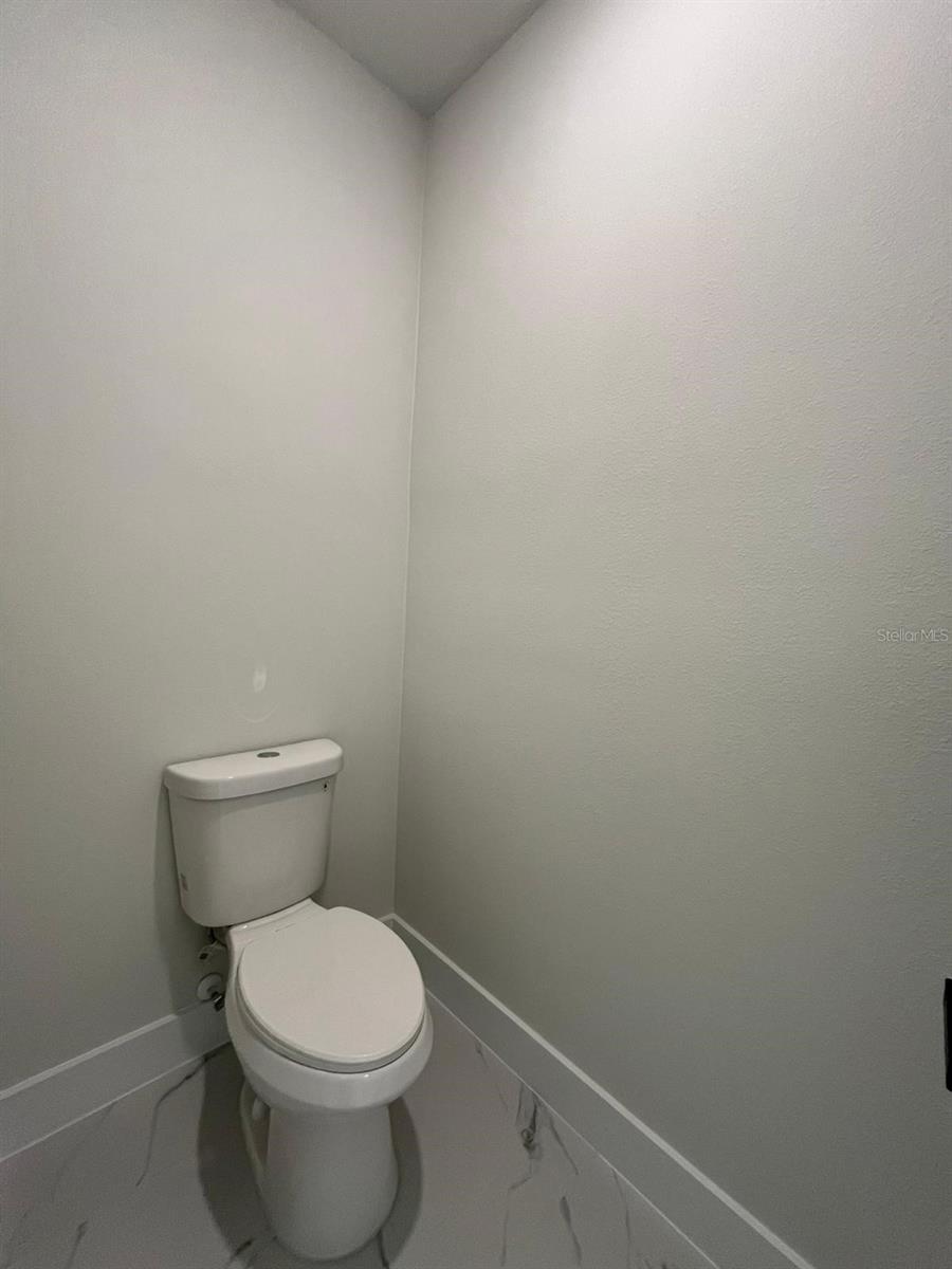 Listing photo id 25 for 8292 Pitcairn Way