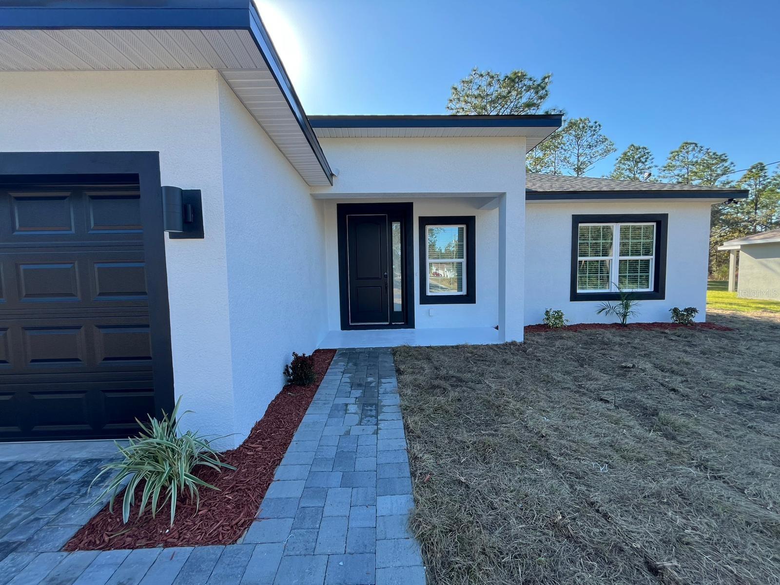 Listing photo id 4 for 8292 Pitcairn Way