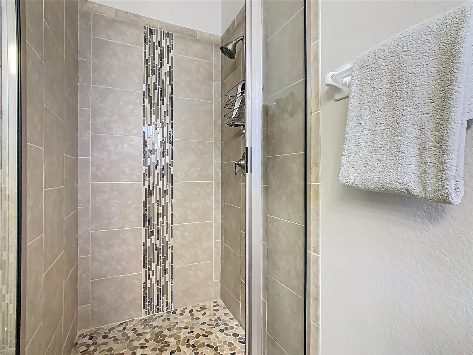 Image 22 of 49 For 16658 Lazy Breeze Loop