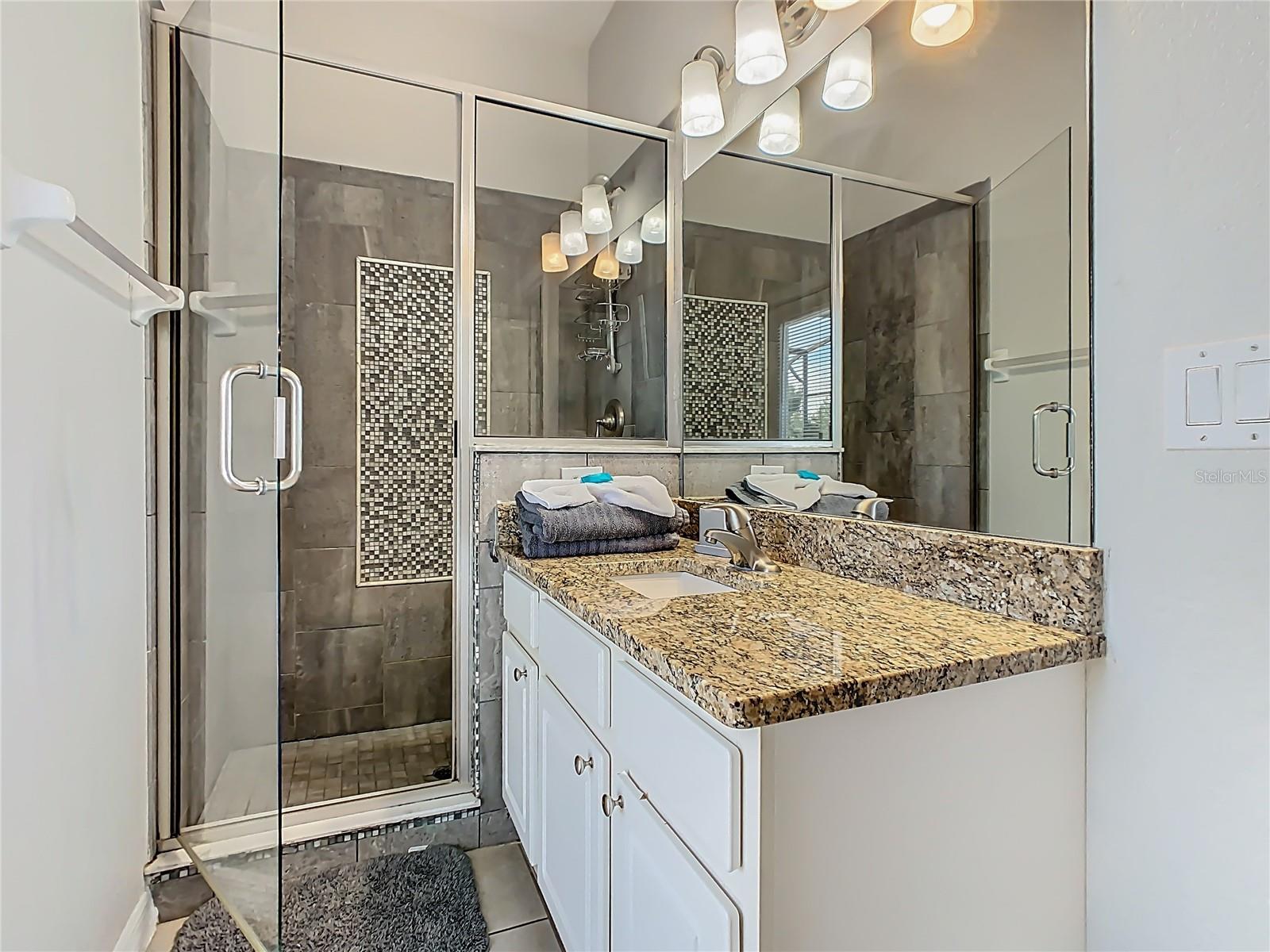 Image 27 of 49 For 16658 Lazy Breeze Loop