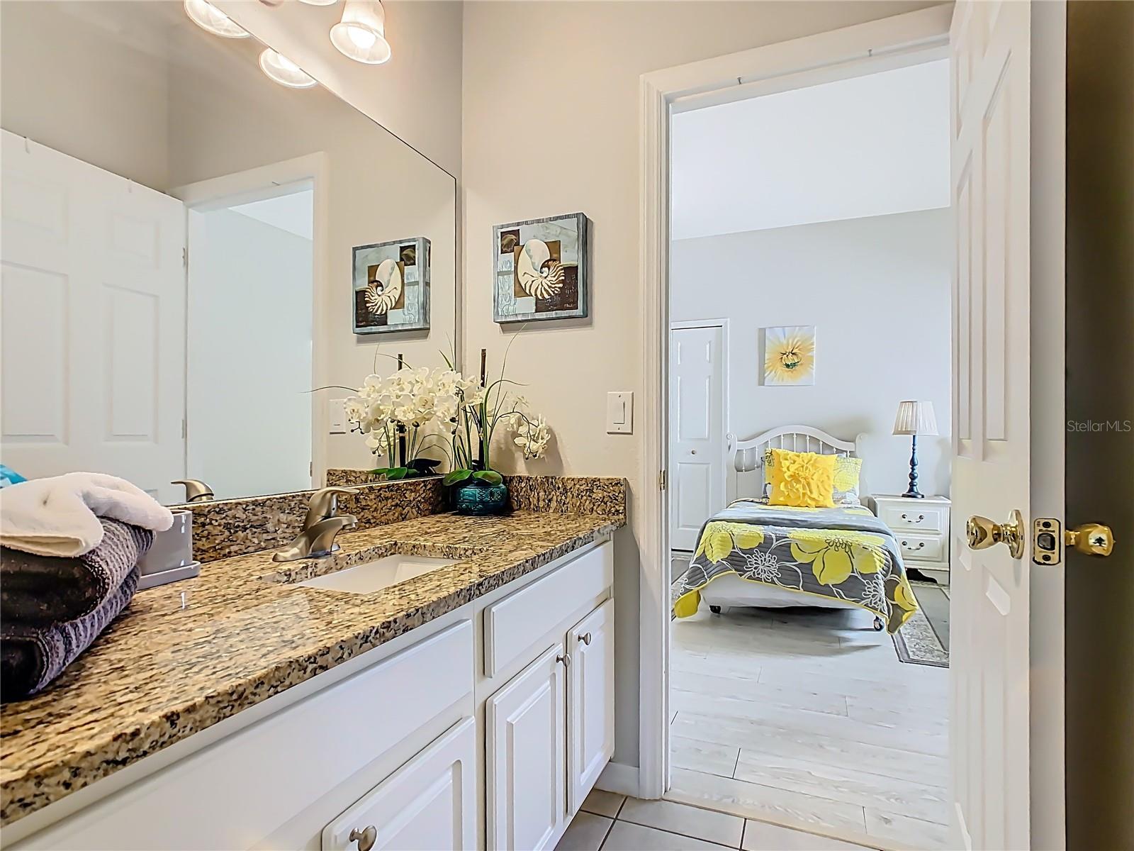 Image 33 of 49 For 16658 Lazy Breeze Loop