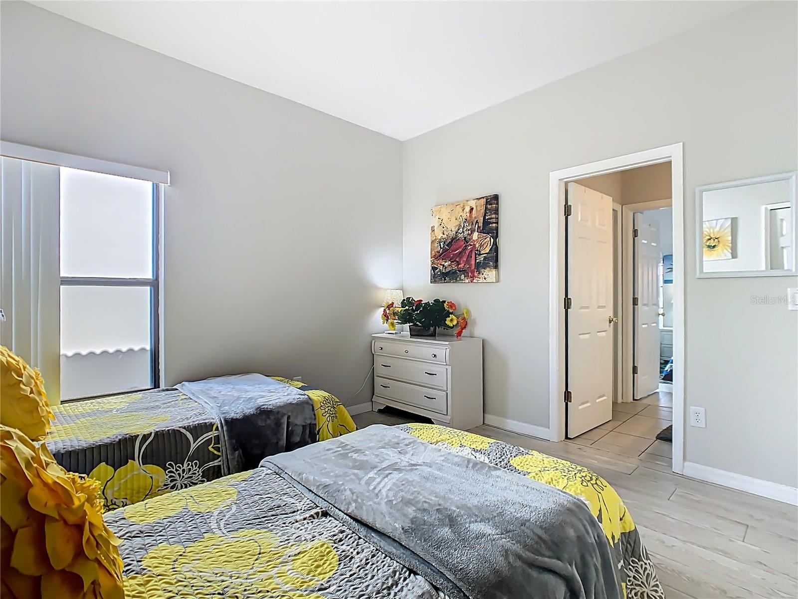 Image 34 of 49 For 16658 Lazy Breeze Loop