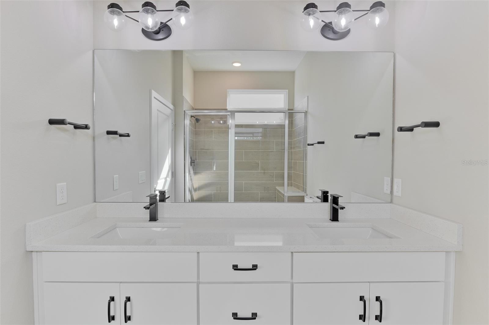 Image 18 of 34 For 1800 Houston Street 1