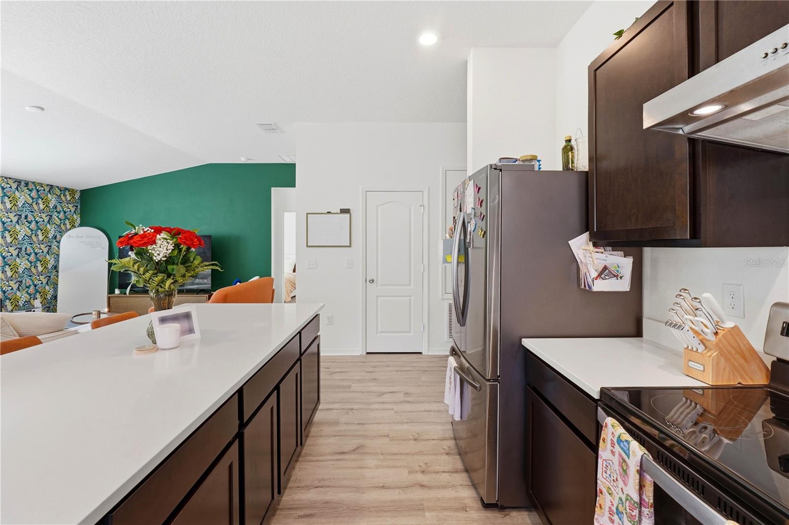 Image 10 of 37 For 1459 Geranium Drive