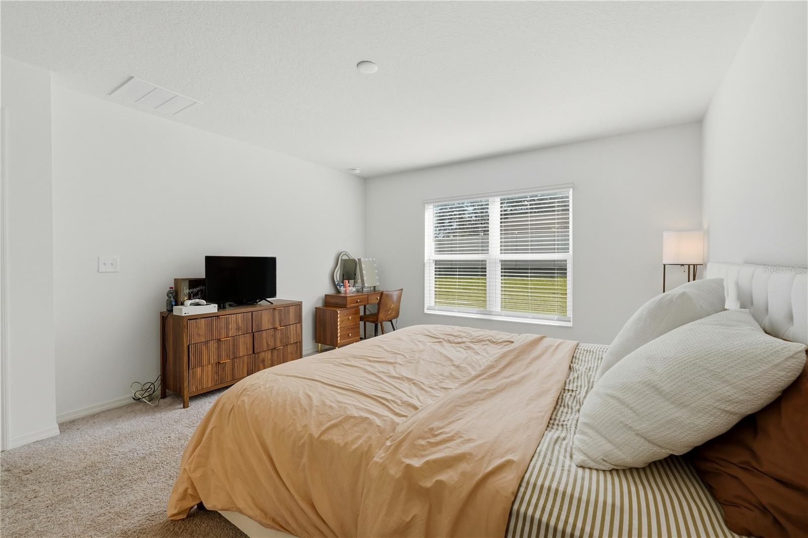 Image 21 of 37 For 1459 Geranium Drive