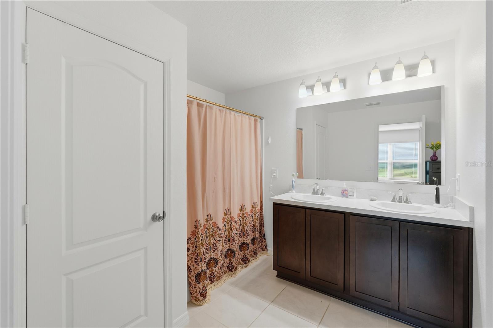 Image 22 of 37 For 1459 Geranium Drive