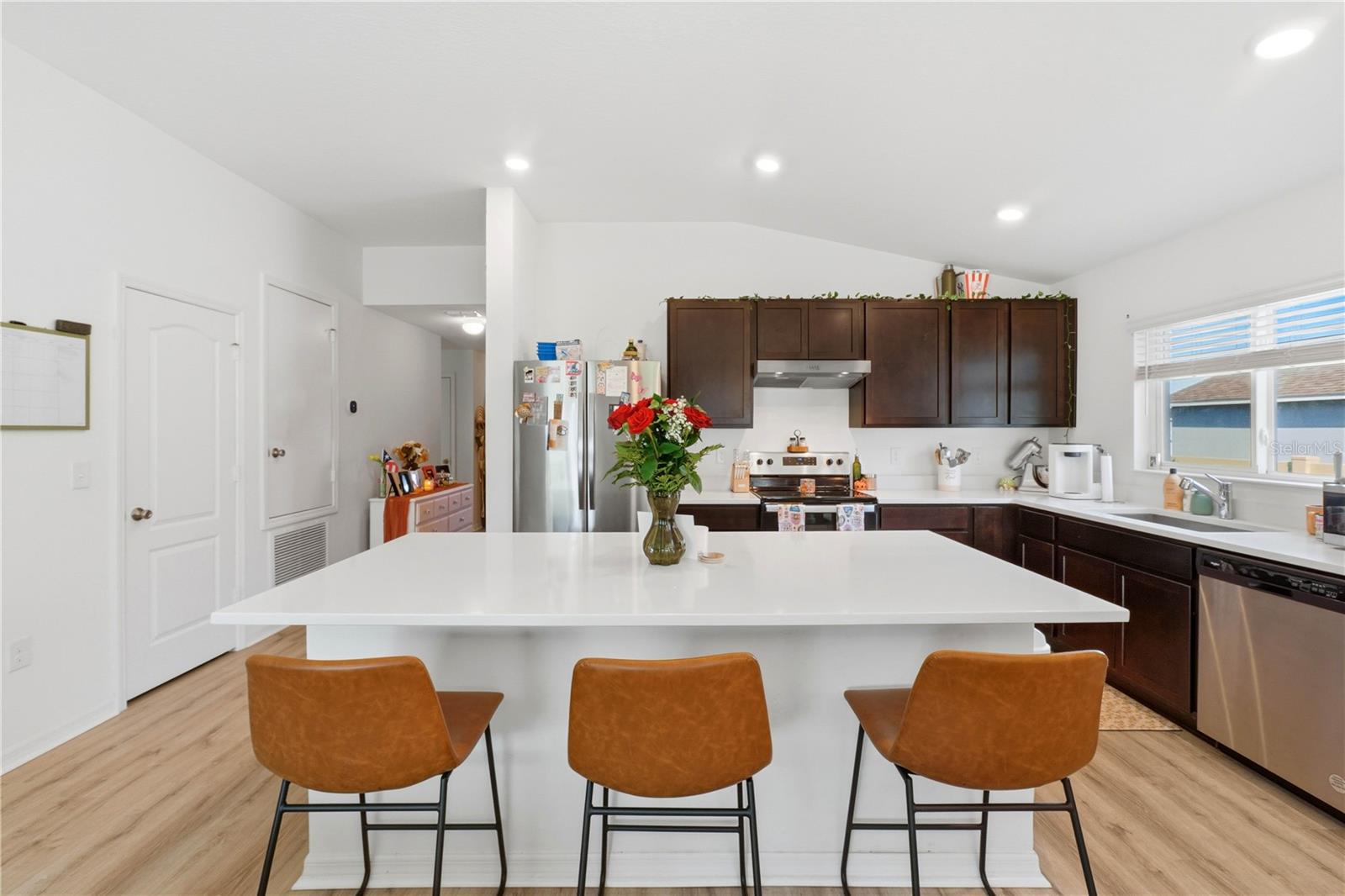 Image 8 of 37 For 1459 Geranium Drive