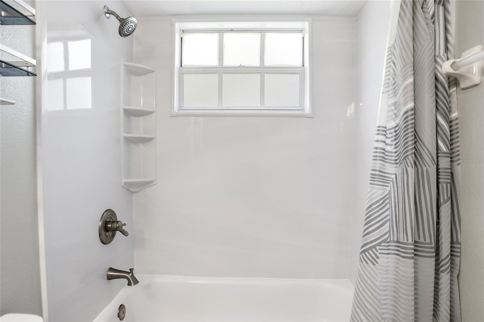 Image 23 of 41 For 2013 Royal Bay Boulevard 147