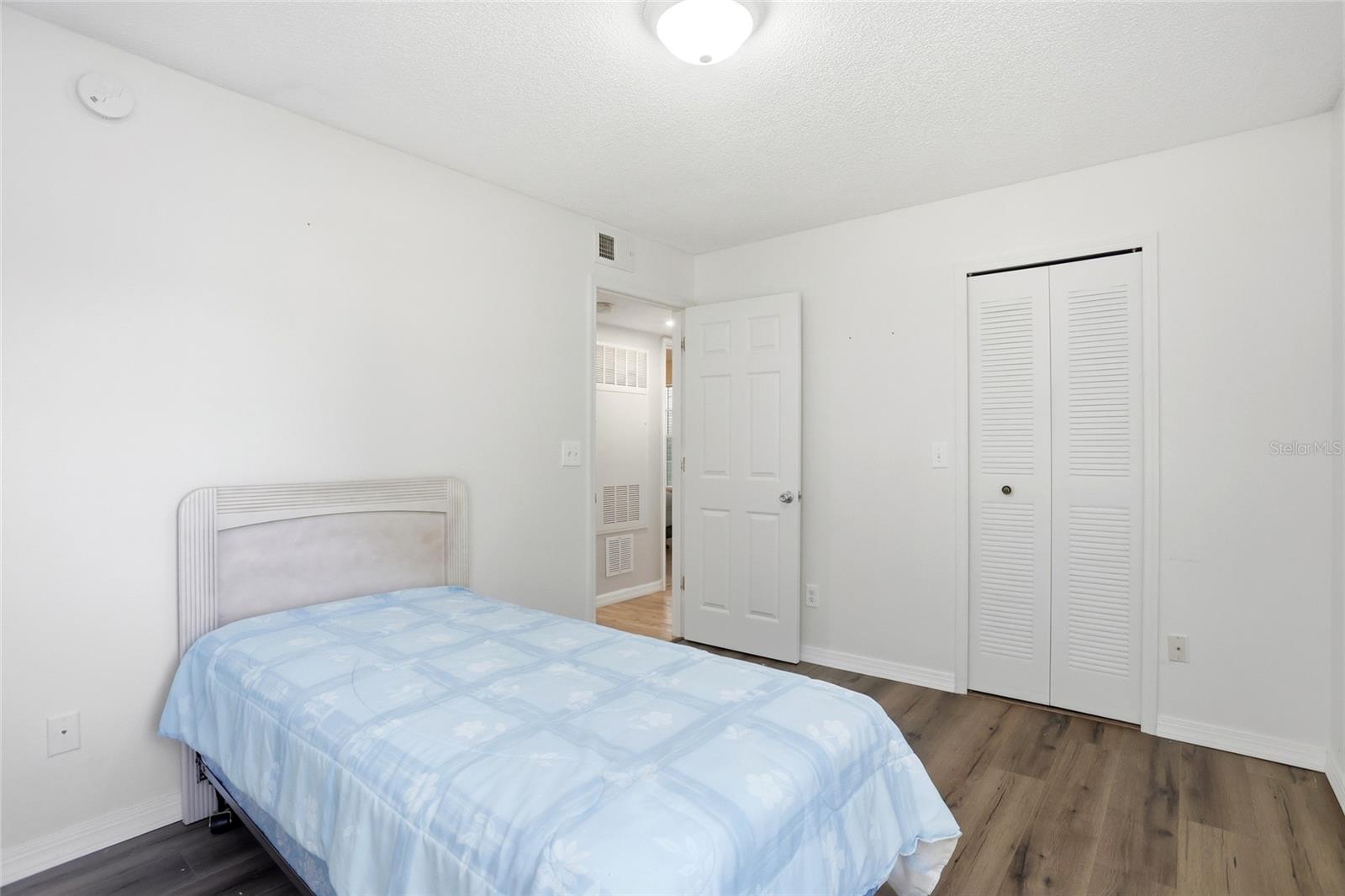 Image 25 of 41 For 2013 Royal Bay Boulevard 147