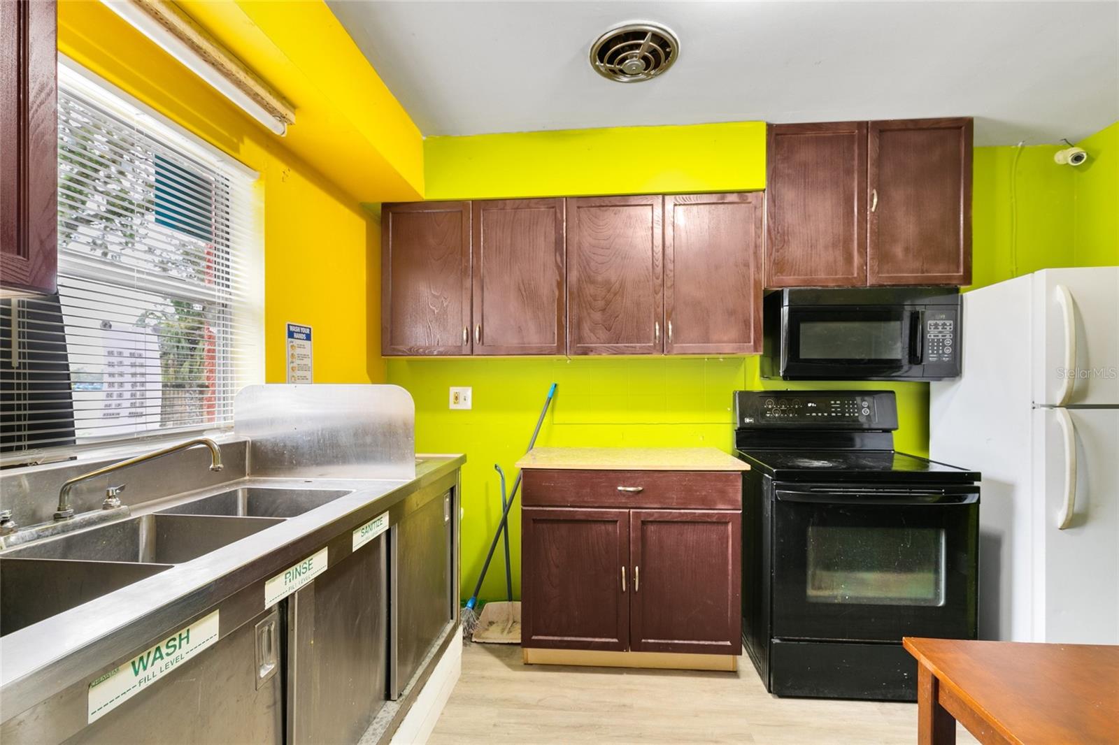 Image 18 of 26 For 4607 Pine Hills Road