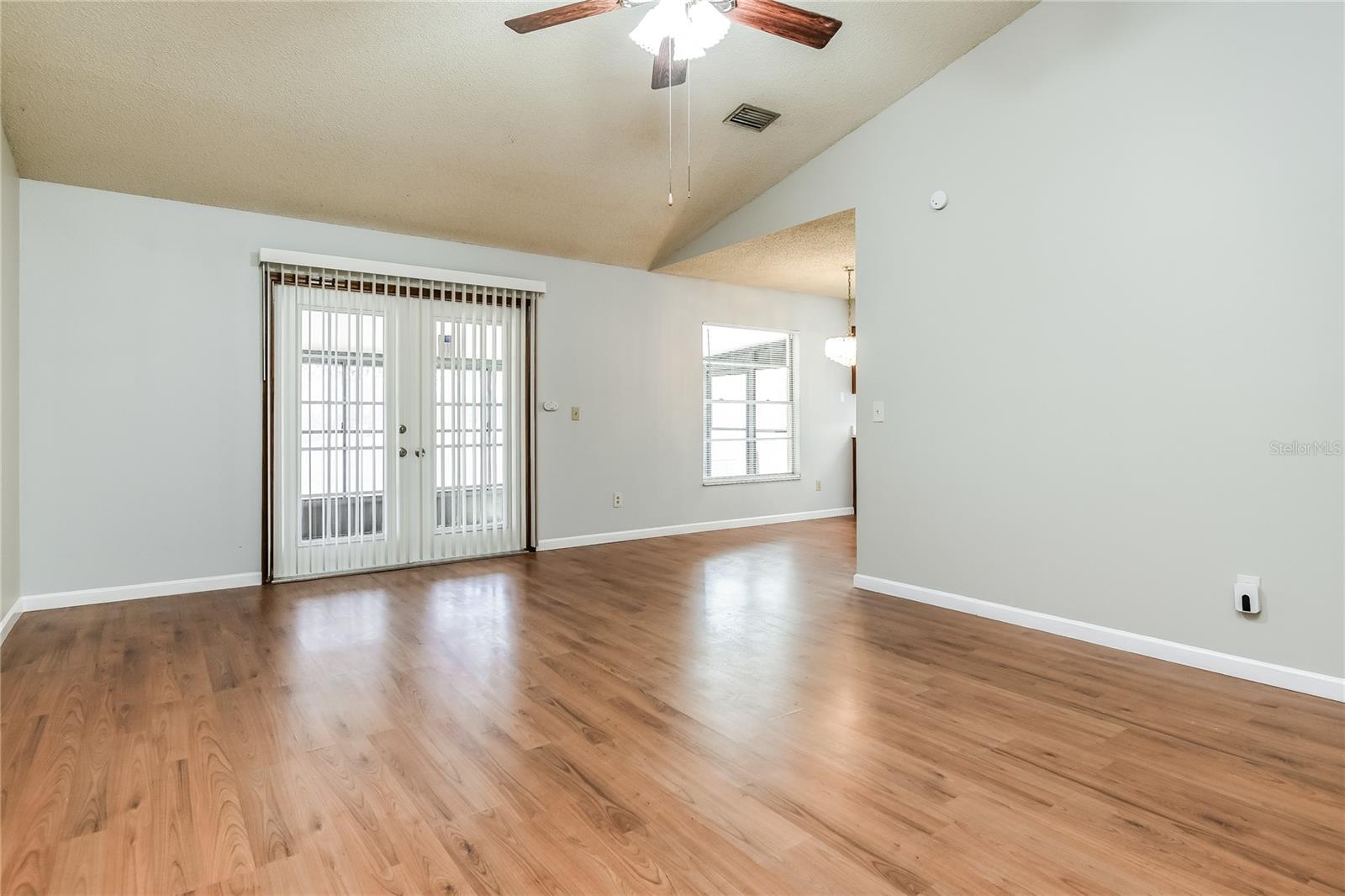 Image 5 of 15 For 4609 Wellesly Drive