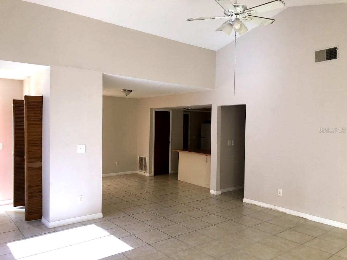 Image 2 of 6 For 732 Willow Drive