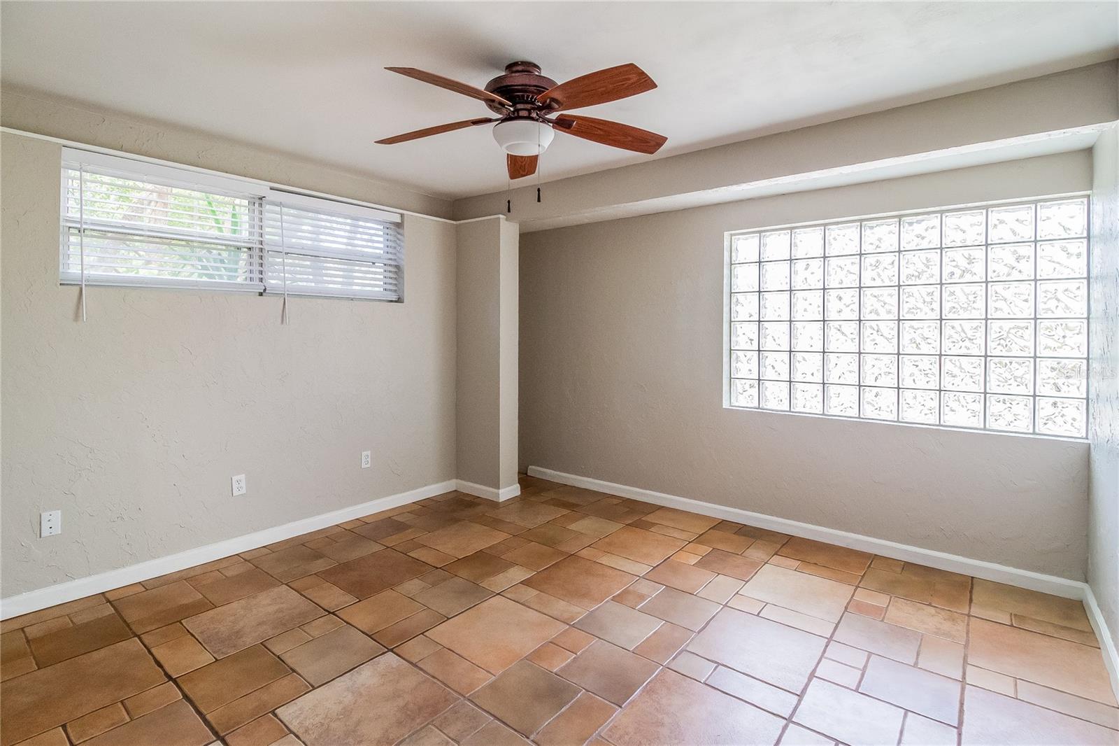 Image 11 of 16 For 1197 Lakeview Circle