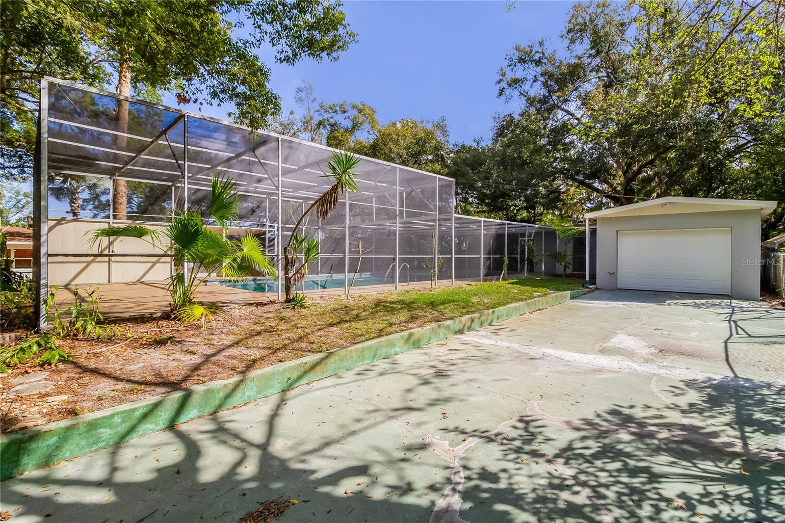 Image 14 of 16 For 1197 Lakeview Circle