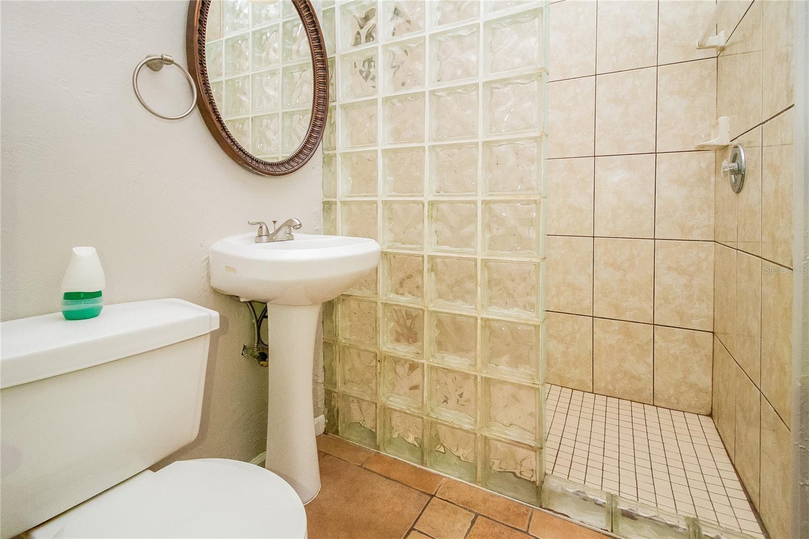 Image 9 of 16 For 1197 Lakeview Circle