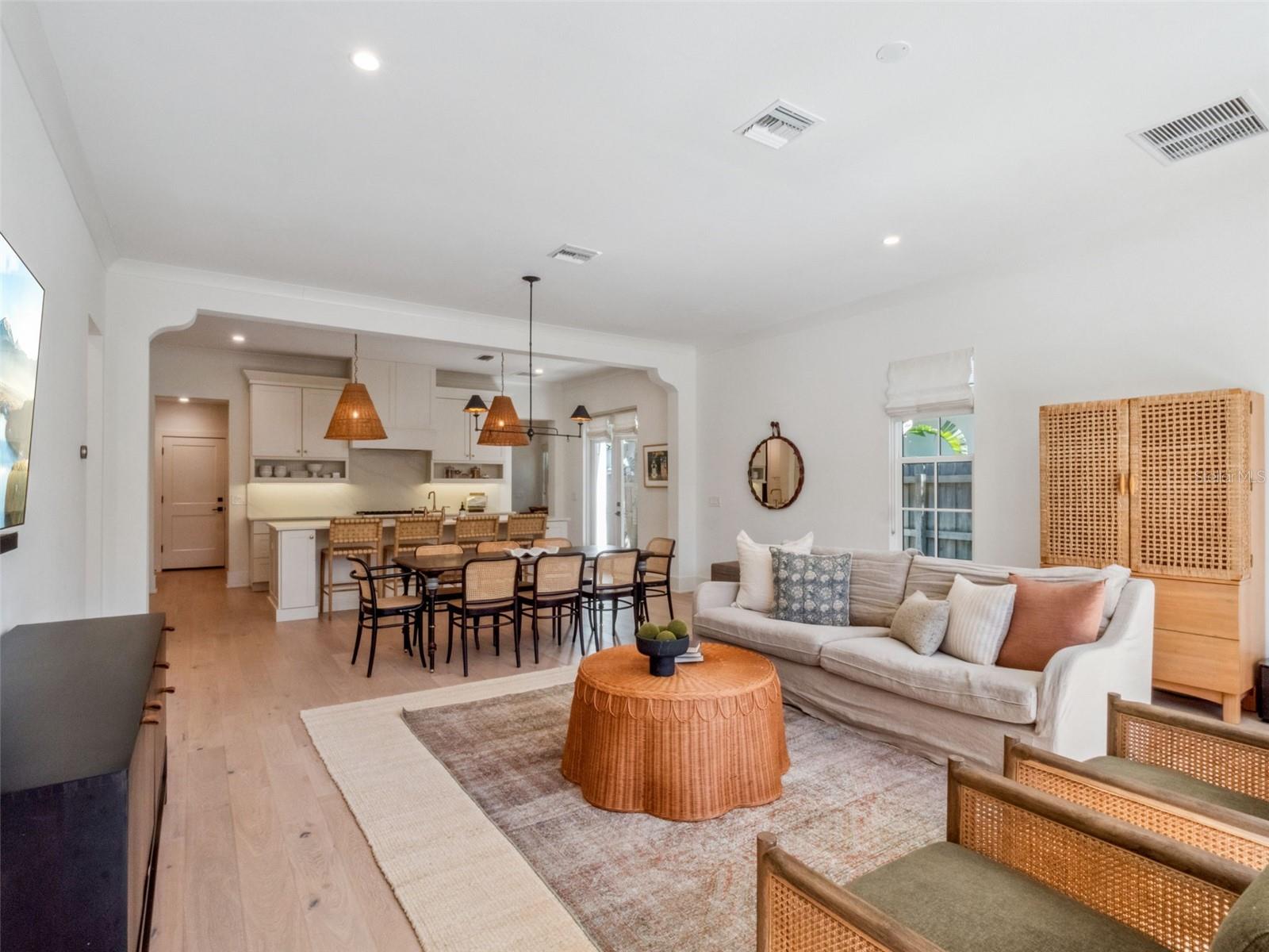 Image 19 of 58 For 1630 Chestnut Avenue