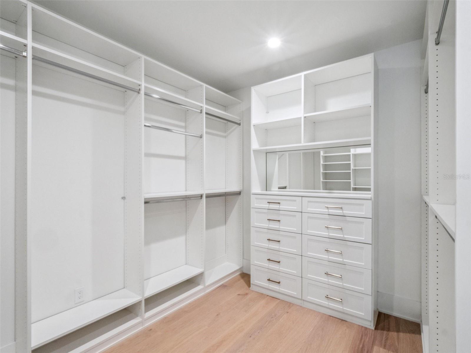 Image 25 of 58 For 1630 Chestnut Avenue