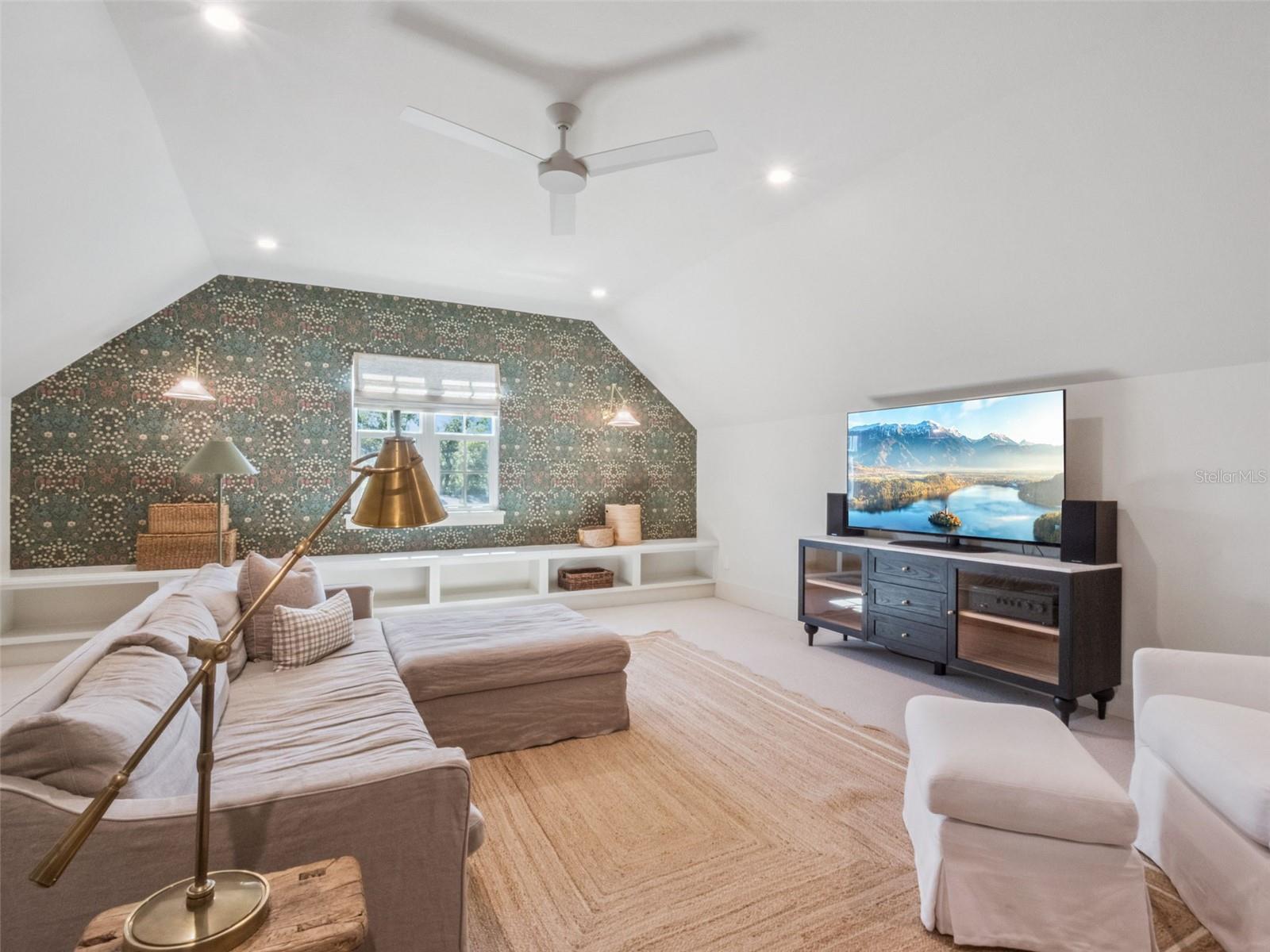 Image 37 of 58 For 1630 Chestnut Avenue