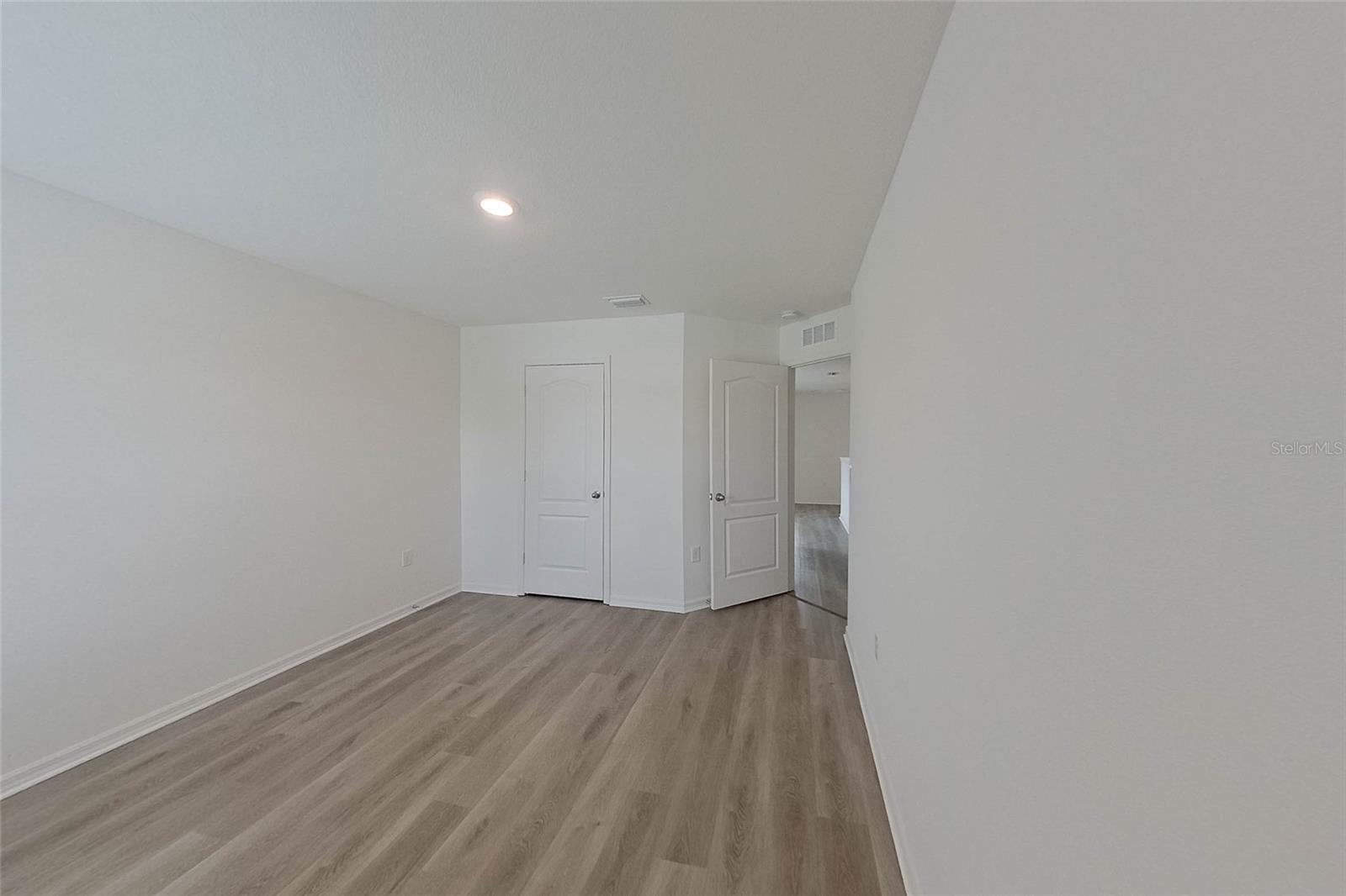 Image 17 of 24 For 8381 Indian Laurel Lane