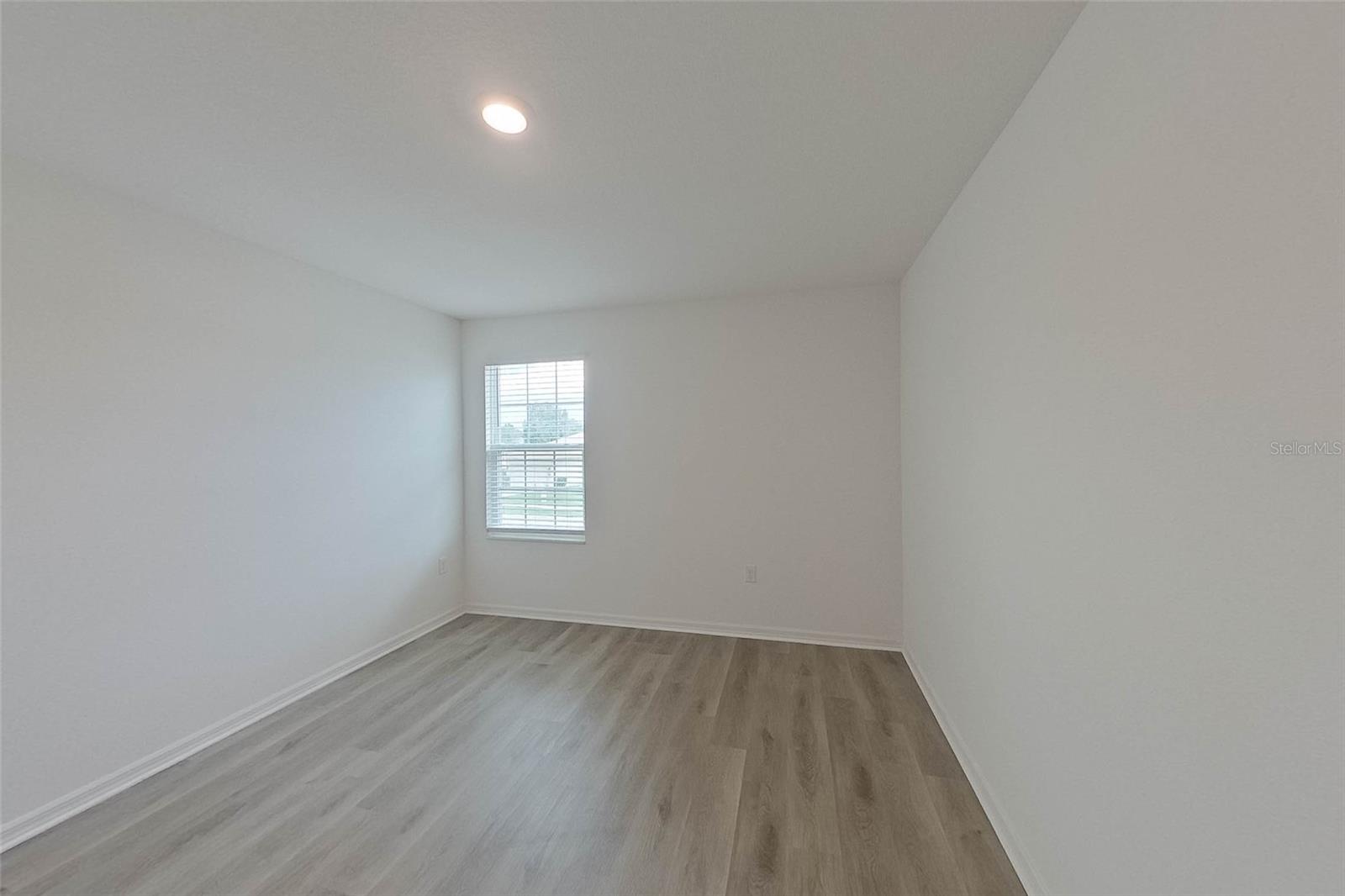 Image 18 of 24 For 8381 Indian Laurel Lane