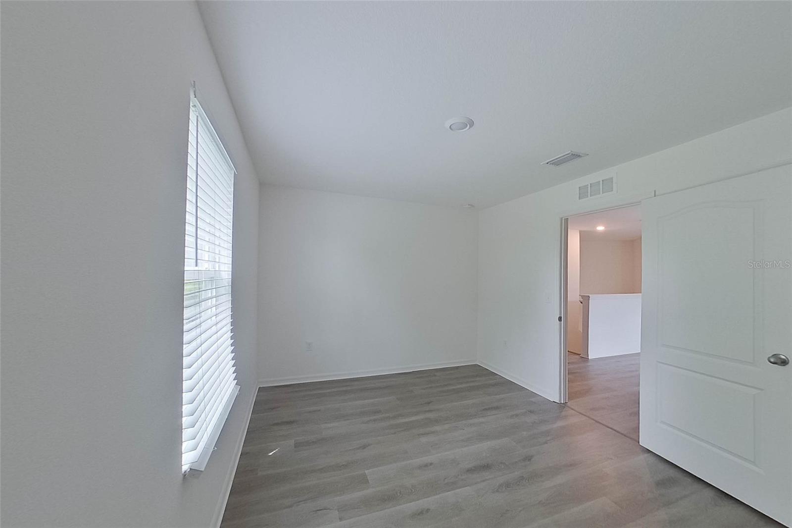 Image 21 of 24 For 8381 Indian Laurel Lane