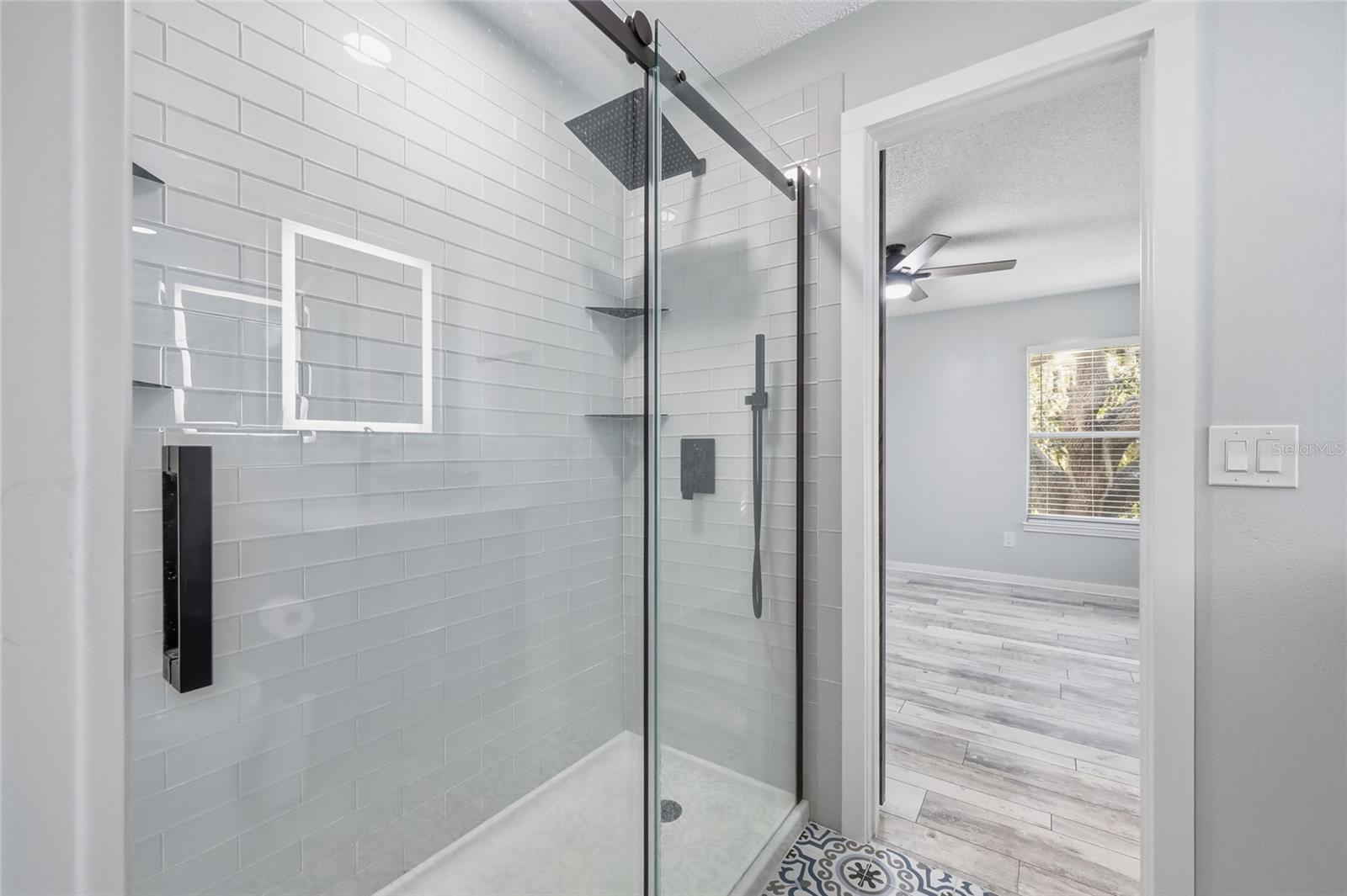 Image 15 of 37 For 2532 Grassy Point Drive 206