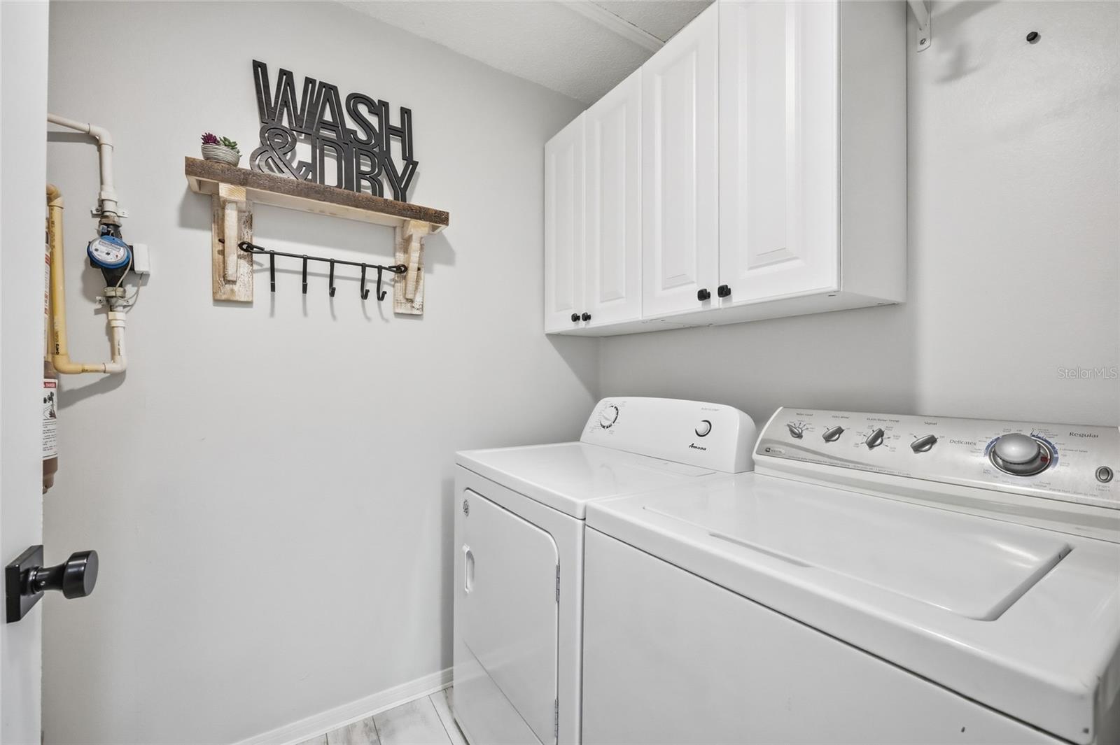 Image 21 of 37 For 2532 Grassy Point Drive 206