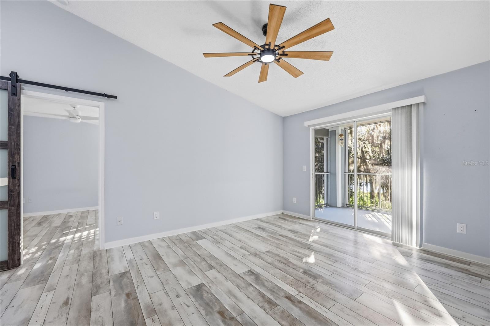 Image 3 of 37 For 2532 Grassy Point Drive 206