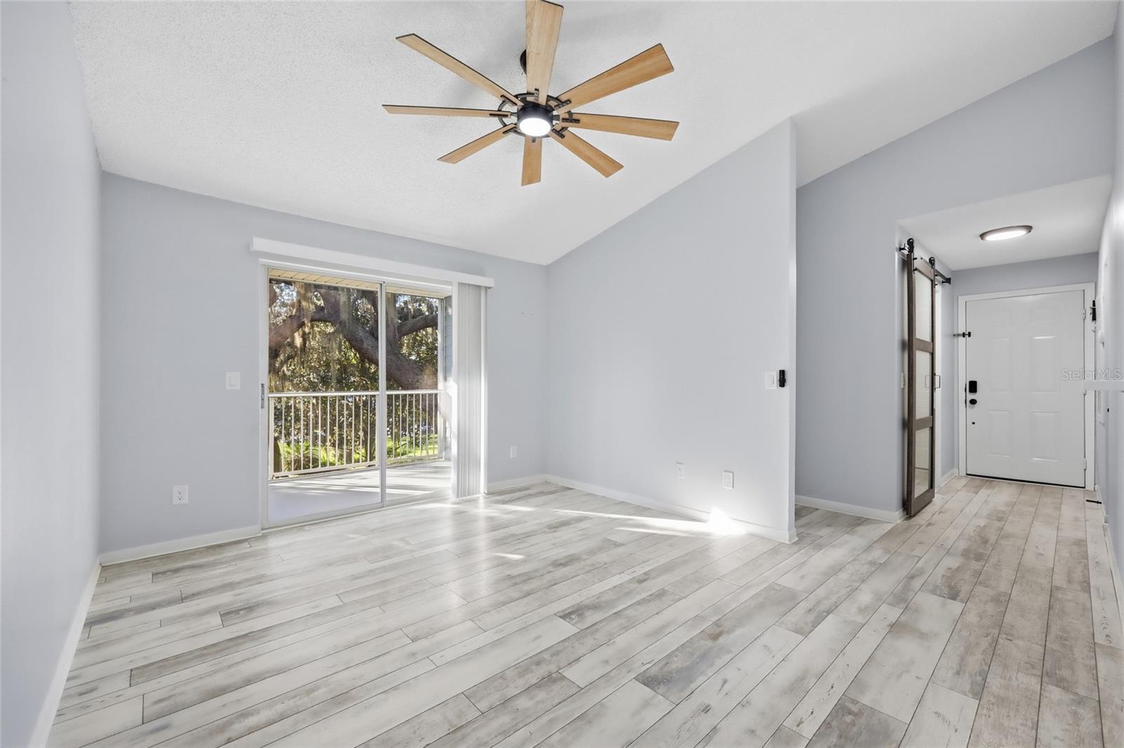 Image 5 of 37 For 2532 Grassy Point Drive 206