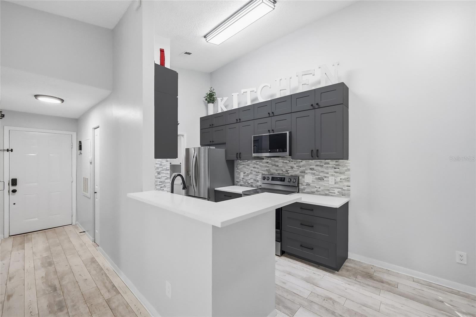 Image 7 of 37 For 2532 Grassy Point Drive 206