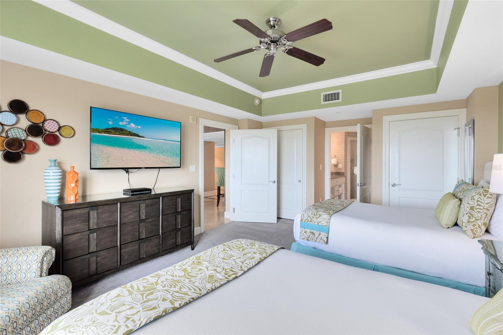 Image 20 of 38 For 7593 Gathering Drive 501