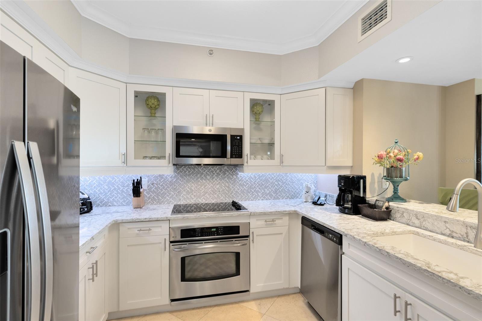 Image 4 of 38 For 7593 Gathering Drive 501