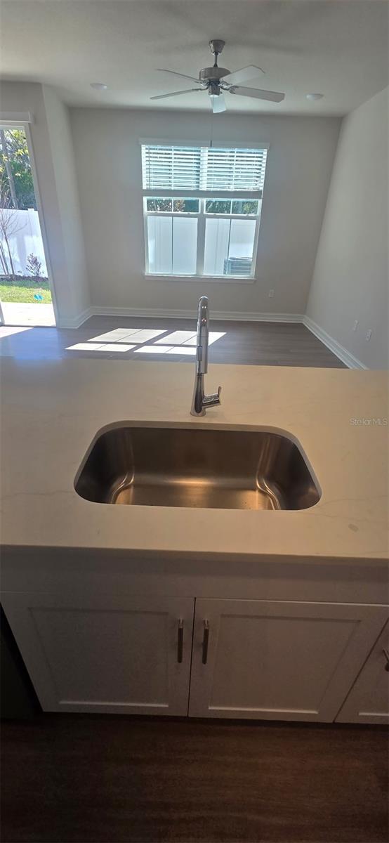 Image 12 of 30 For 1001 Caroline Street 1-01